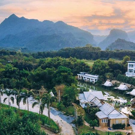 Nang Non Camping Ville นางนอนแค้มป์ปิ้งวิลล์ Mae Sai Exteriör bild